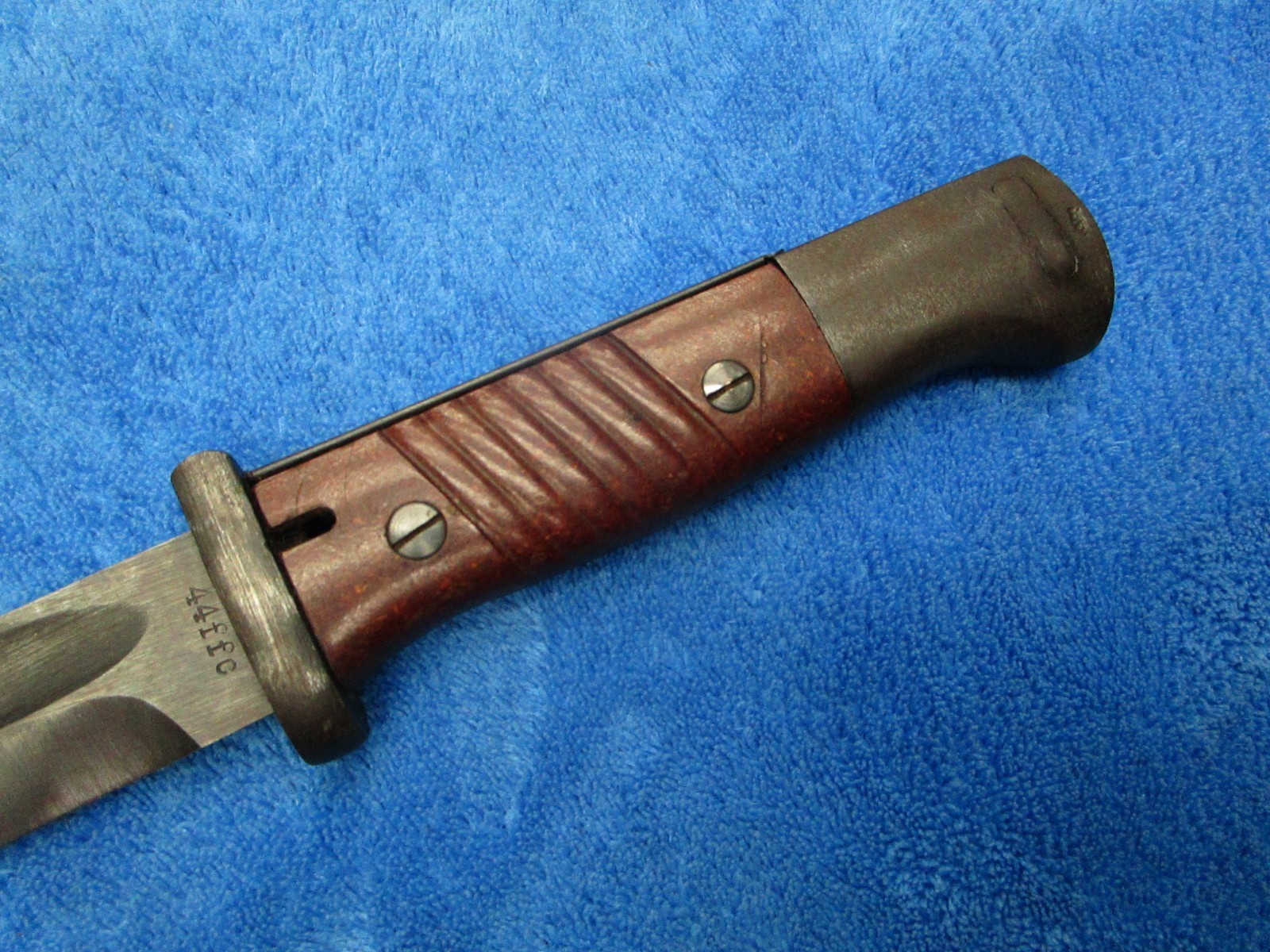 ORIGINAL WW2 GERMAN HERDER FFC 1944 BAYONET AND FFC 1944 SCABBARD WITH QFG FROG