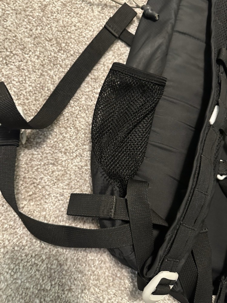 ARETE 22 Camelbak Lightweight Hiking Backpack Hydration Compatible No Bladder