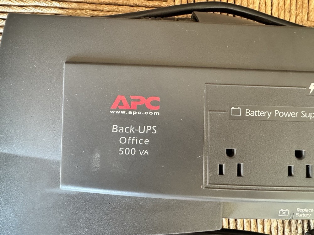 APC Back-UPS Office 500VA, 120V Replace Battery Battery Error Great Condition