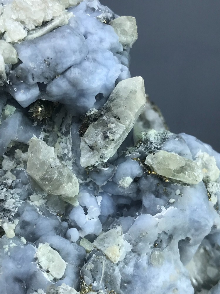 1030 GM Fluorescent,Phosphorescent Hackmanite on matrix Sar e Sang Afghanistan