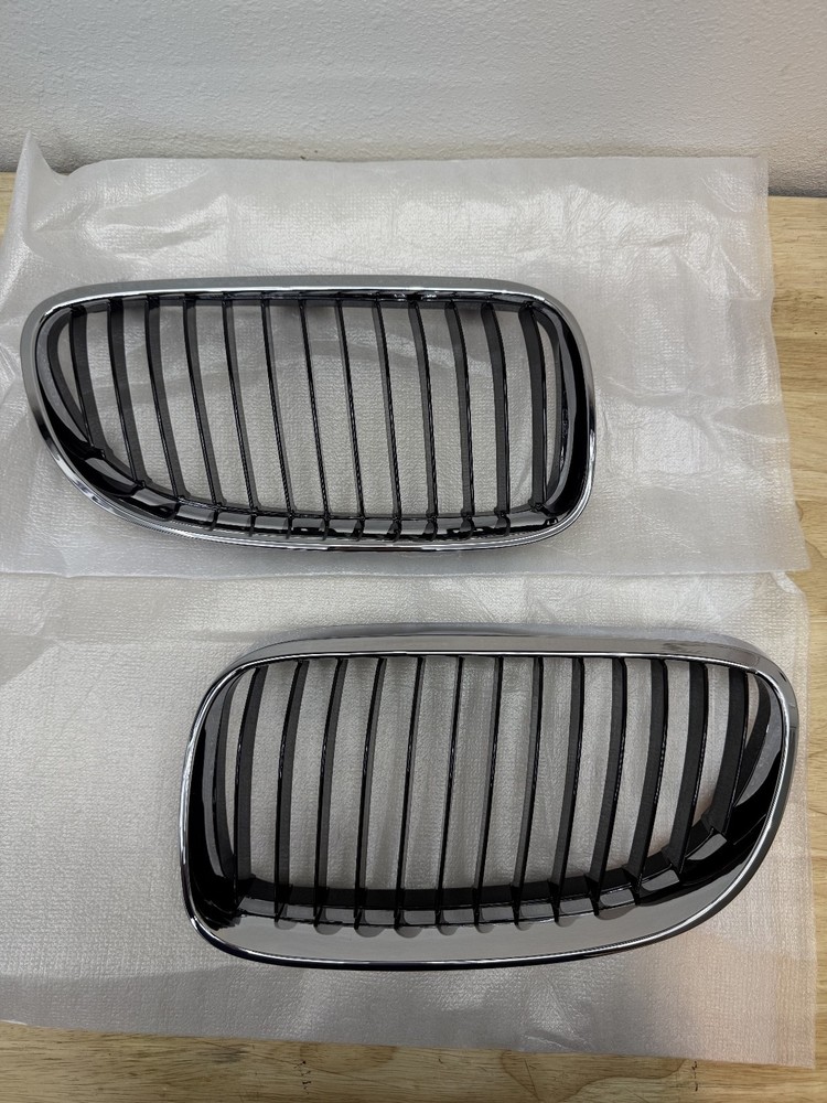 Chrome Frame w/ Black Grille SET BMW 51137157275 & 51137157276  E92/E93 + E90 M3