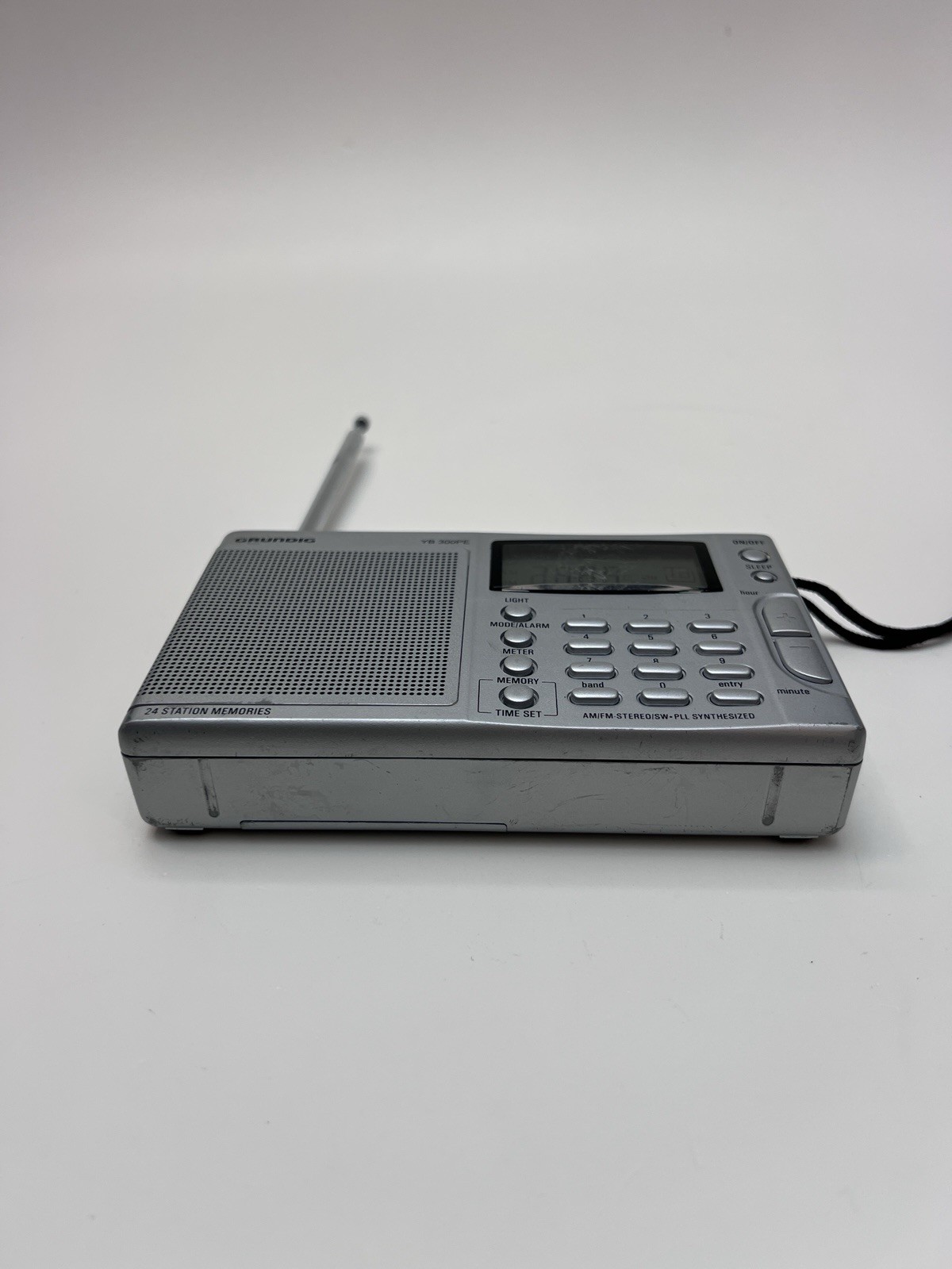 Grundig Model YB 300PE Yacht Boy AM/FM/SW 13 Band Shortwave PLL Portable Radio