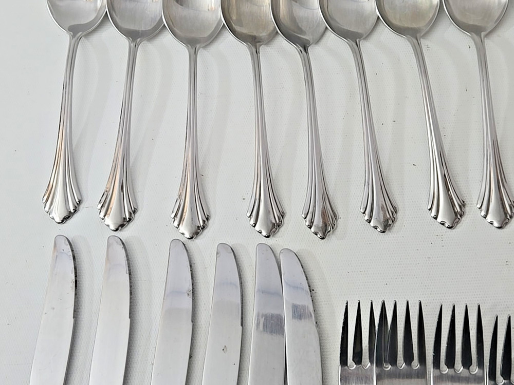 Rembrandt Distinction Deluxe Stainless Silverware Flatware Lot Assorted