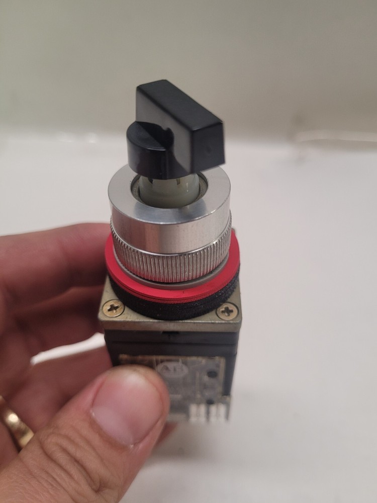 Allen Bradley 800MR-JH2BLA Selector Switch