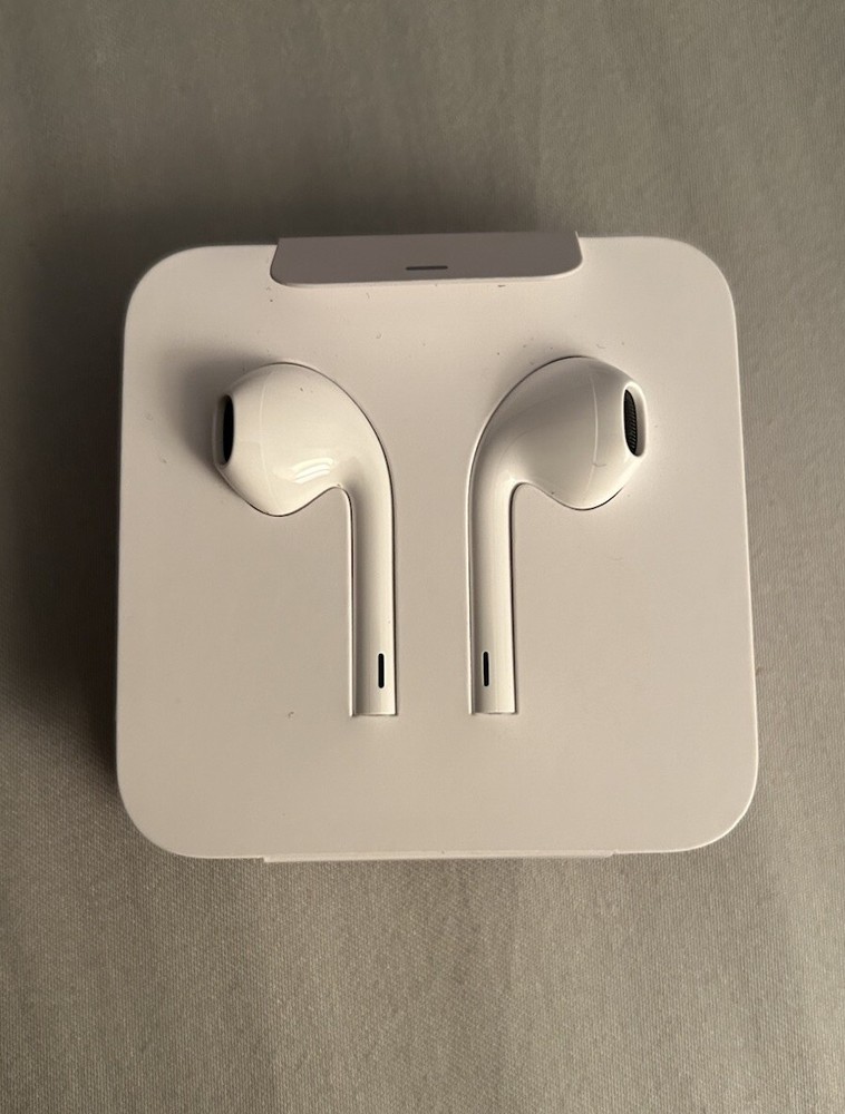 New Original Apple iPhone EarPods With Dongle