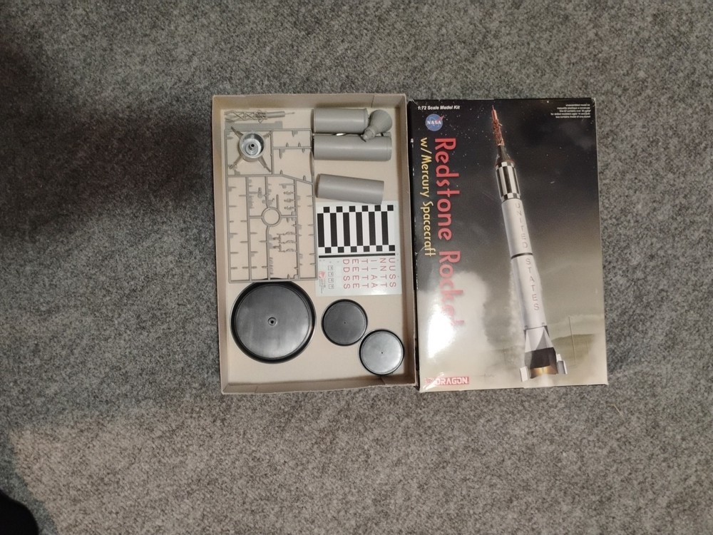 🚀 Dragon 1:72 Redstone Rocket w/ Mercury Spacecraft Model Kit –Complete Unbuilt
