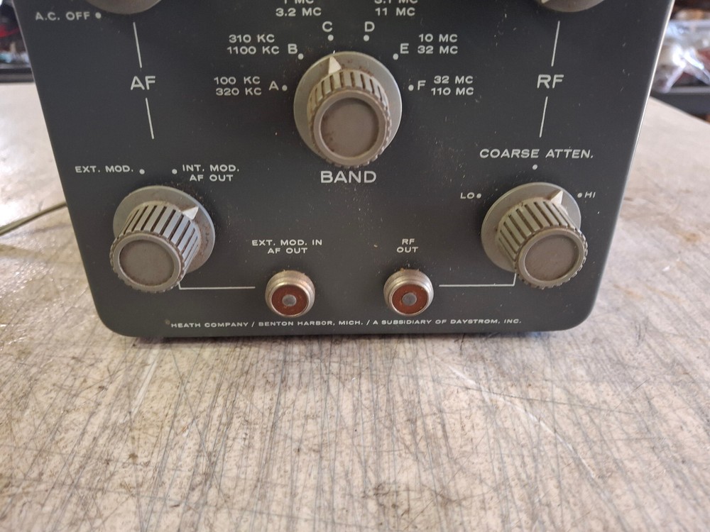 Vintage Ham Radio Heathkit RF-1 RF Signal Generator