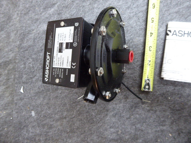 ASCHROFT Pressure Switch D424B-XFM Range 150" H20D