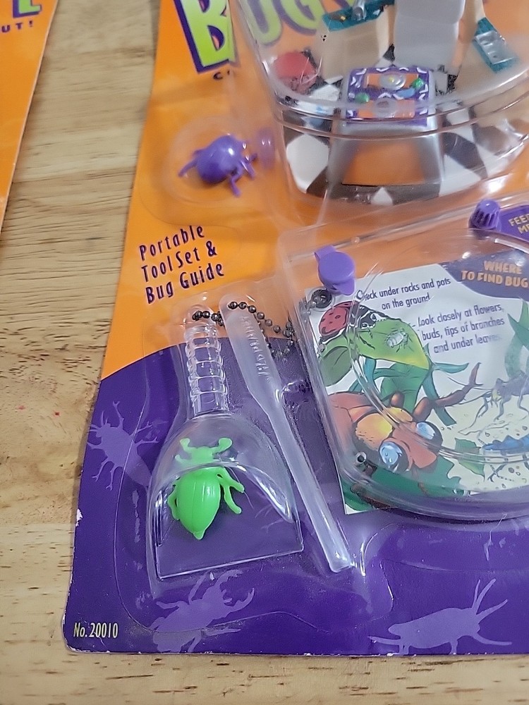 Wild Planet Kitchen Bugscape Bug Hangout Portable Tool Set & Bug Guide 1995