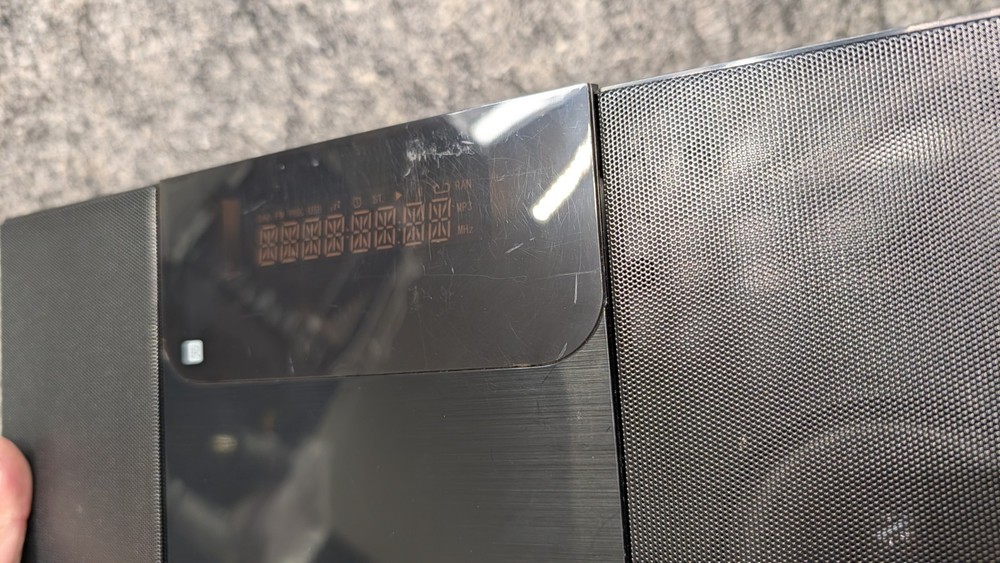 Oakcastle HIFI100 Compact Stereo System with Bluetooth Wall Mountable CD Player