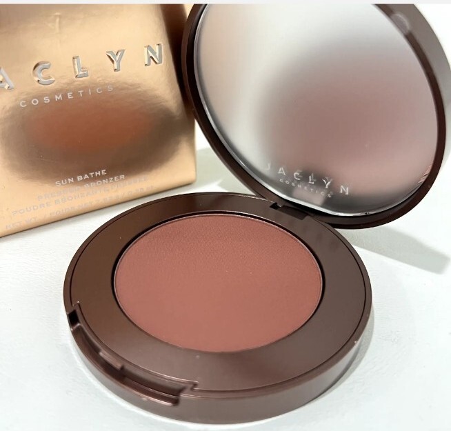 Jaclyn Cosmetics - Sun Bathe Pressed Bronzer - "DAYCATION" - New In Box