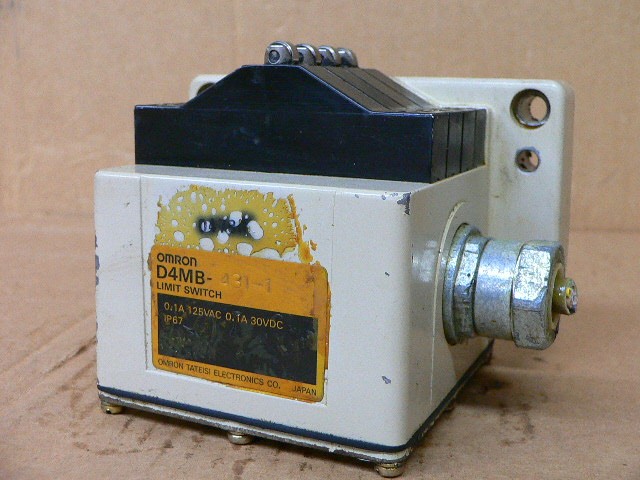 Omron D4mb-431-1 Limit Switch