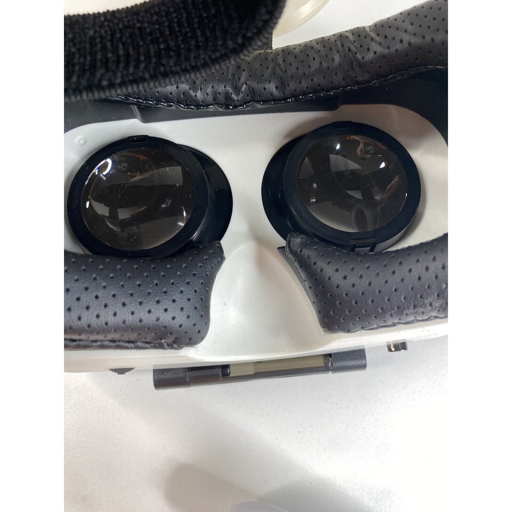 GuruGear VR Personal Headset For Smartphone With Bluetooth Audio And Remote
