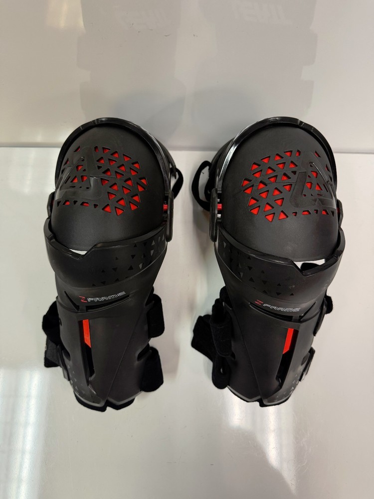 LEATT Z FRAME KNEE BRACES