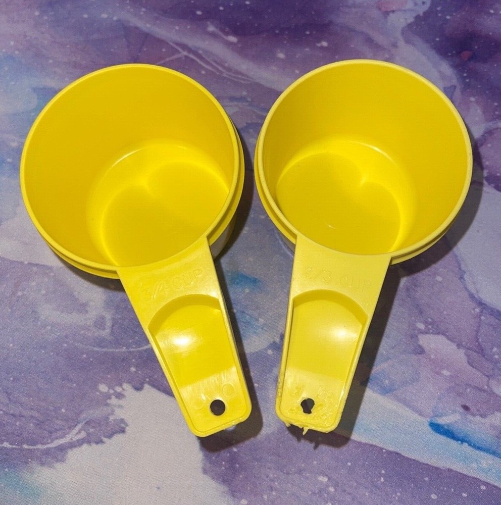 Tupperware Vintage Yellow Measuring Cups used 2/3 3/4