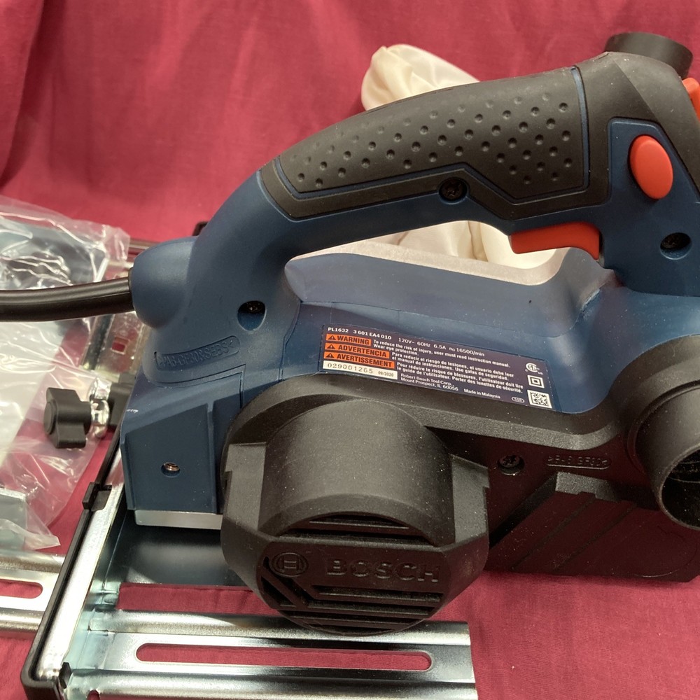 Bosch Handheld Planer PL1632 ( Slightly Used ) Very Clean.