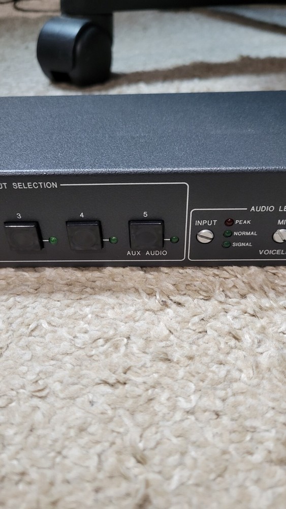 Extron PVS 305SA Polevault Switcher