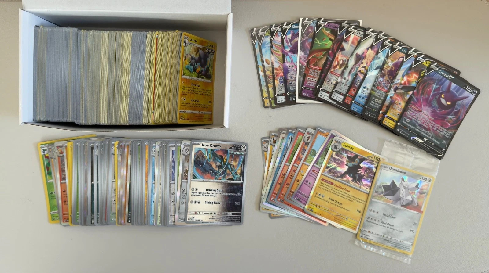 Pokémon TCG Bulk Card Lot - 100 (Featuring HOLO/ REVERSE HOLO +5 Ultra Rare)