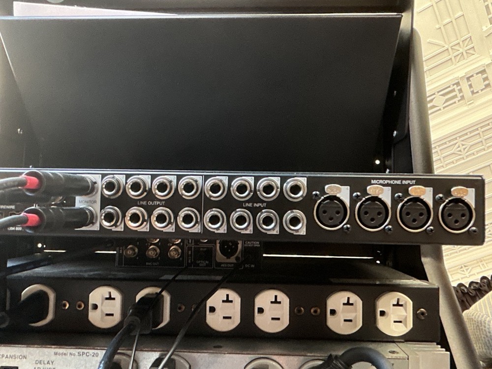 Universal Audio Apollo 8 Duo Thunderbolt 2 Audio Interface, many actived plugins