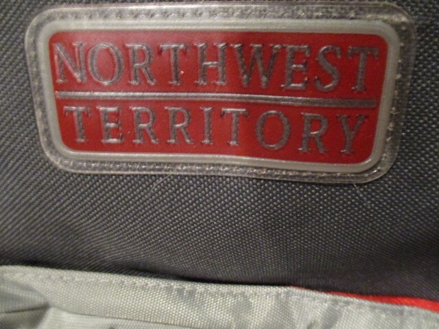 NORTHWEST TERRITORY Vint Backpack Mesh Side Pockets 2Front Pockets Zipper Close