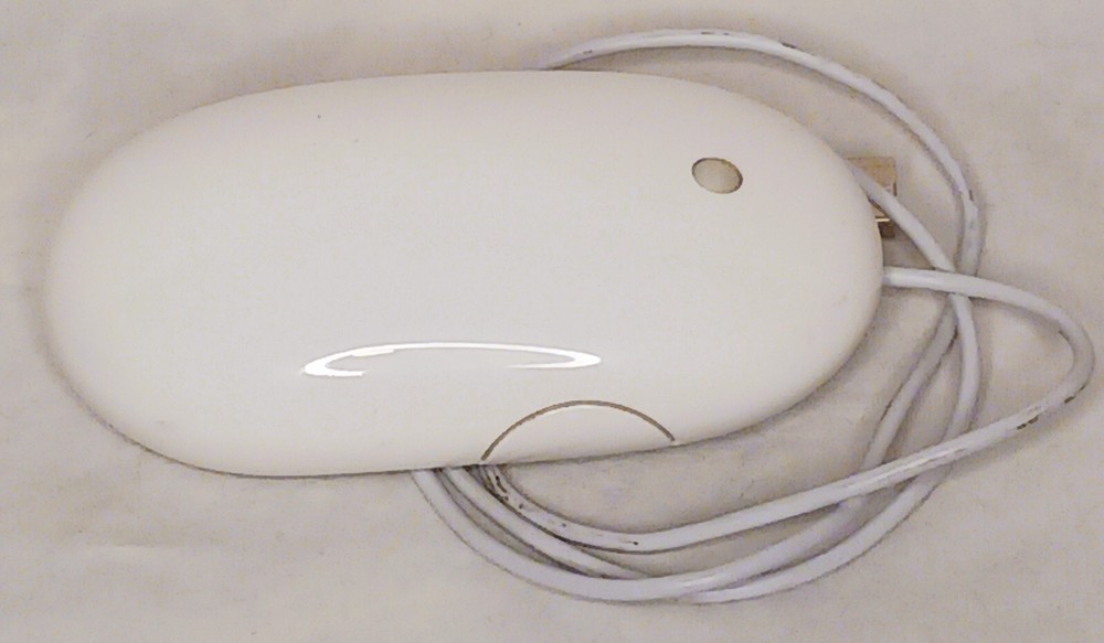 Apple White Mighty USB Wired Optical Mouse A1152