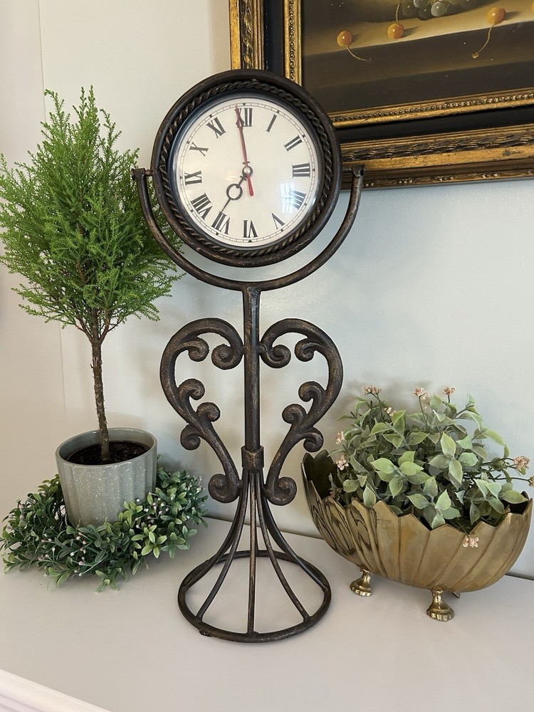Metal Heart Shape Battery Clock