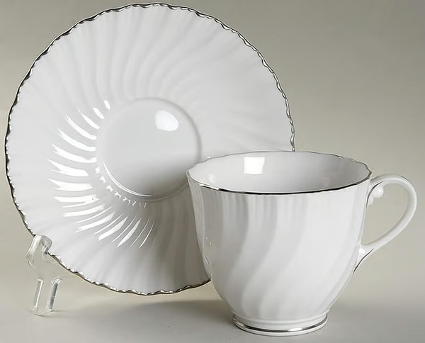 Royal Worchester "Engagement" replacement dinnerware