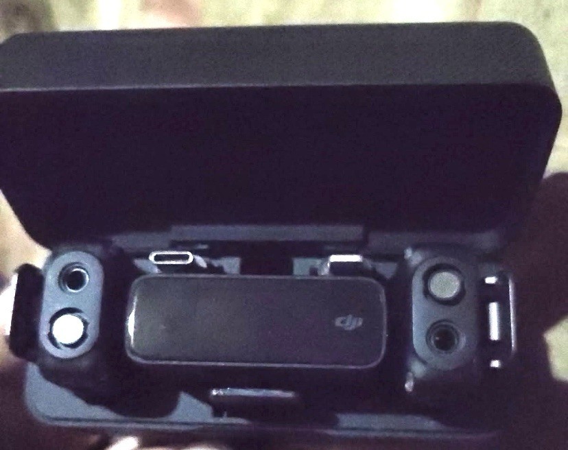 DJI Mic Wireless Lavalier Microphone System 2TX+1RX with Charging Case