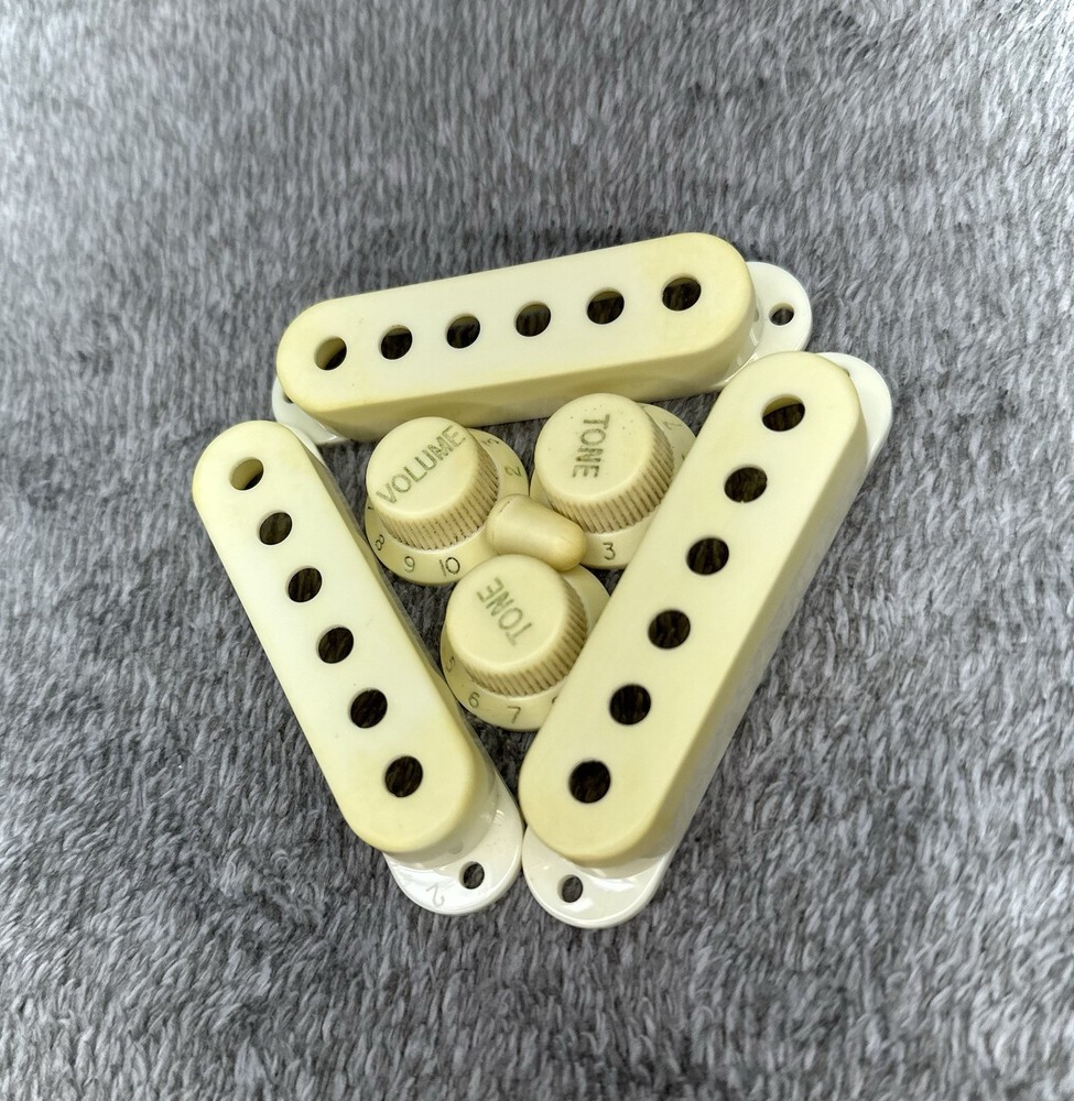 Mojo Guitars Aged Strat Plastics Set