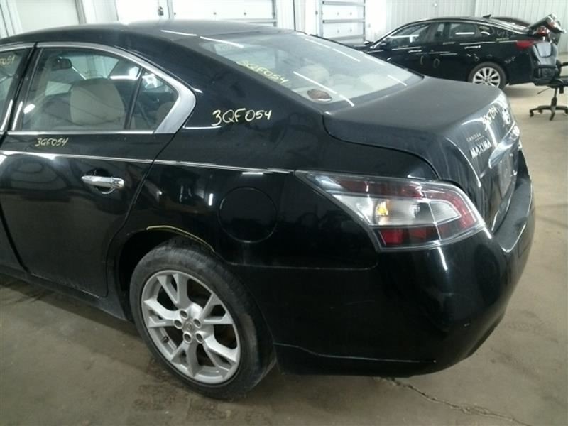 MAXIMA 2013 High Mounted Stop Light 104650029