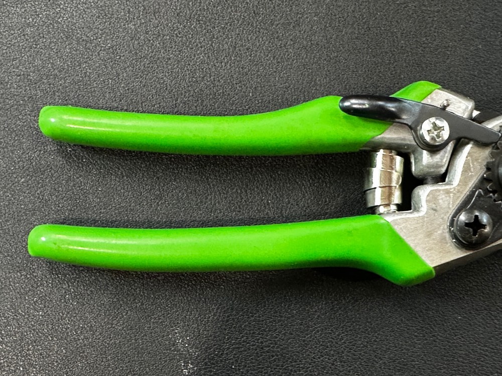 FREUND - TRUE FRIENDS 1749-SN Professional Pruning Shears GERMANY