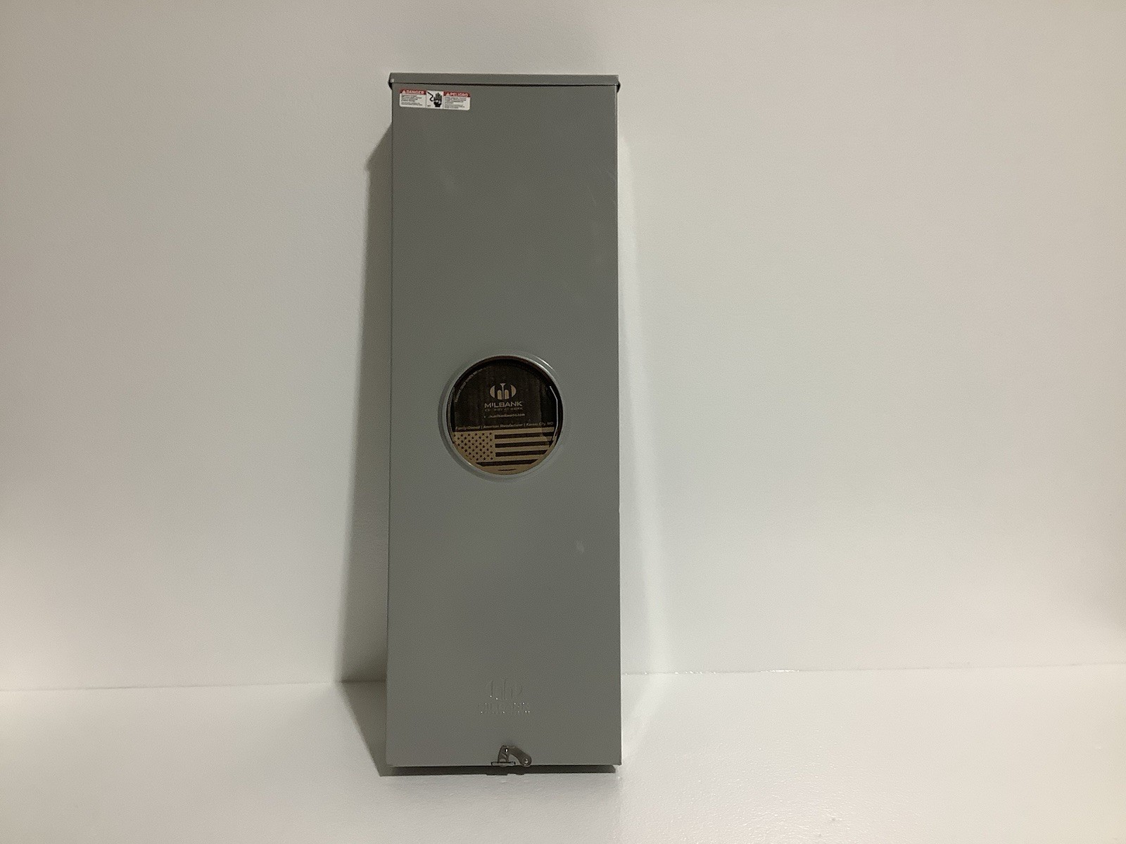 Milbank  Meter Base, 320A, 600VAC,  Ringless Lever Bypass Meter Socket