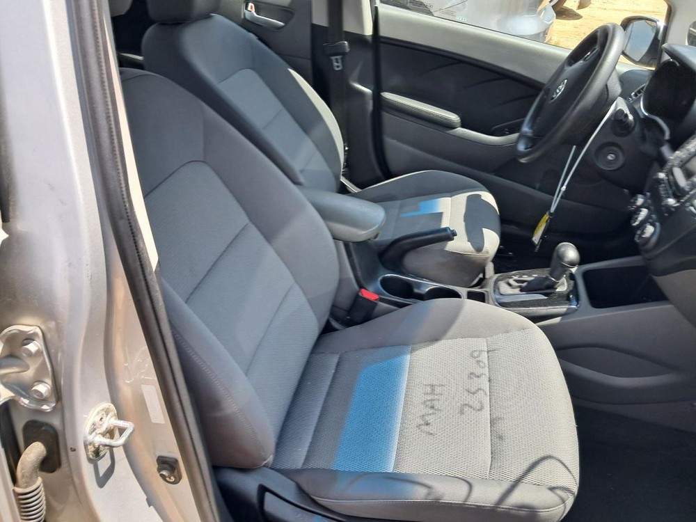 FORTE 2018 Glove Box 4753440