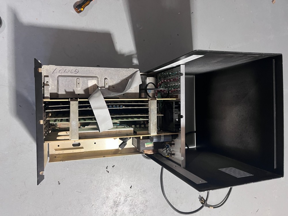 Vintage Wang 5525 Computer - 8'' floppy disk drive- Untested - Powers on