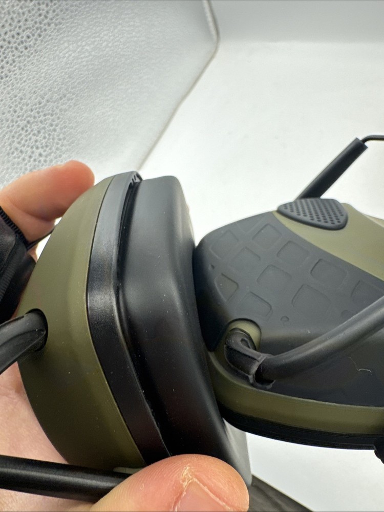 LAPG Electronic Operator Earmuff EM026 NRR 22dB Green Open Box