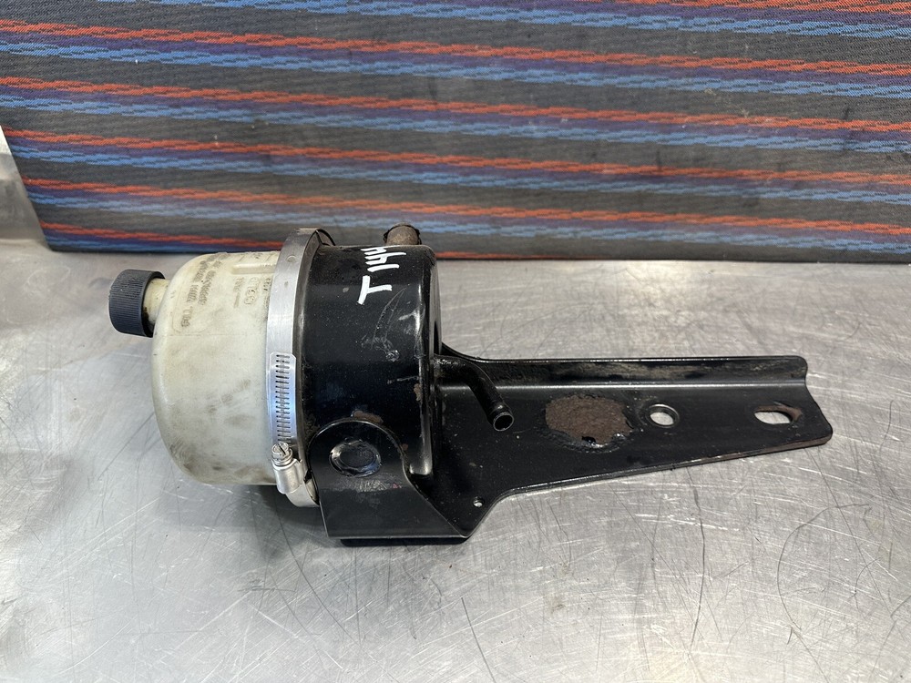 PETERBILT 386 2010 POWER STEERING RESERVOIR W/ Bracket