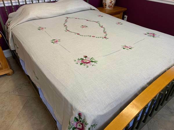 Queen size Hand embroidery bedspread#z-11