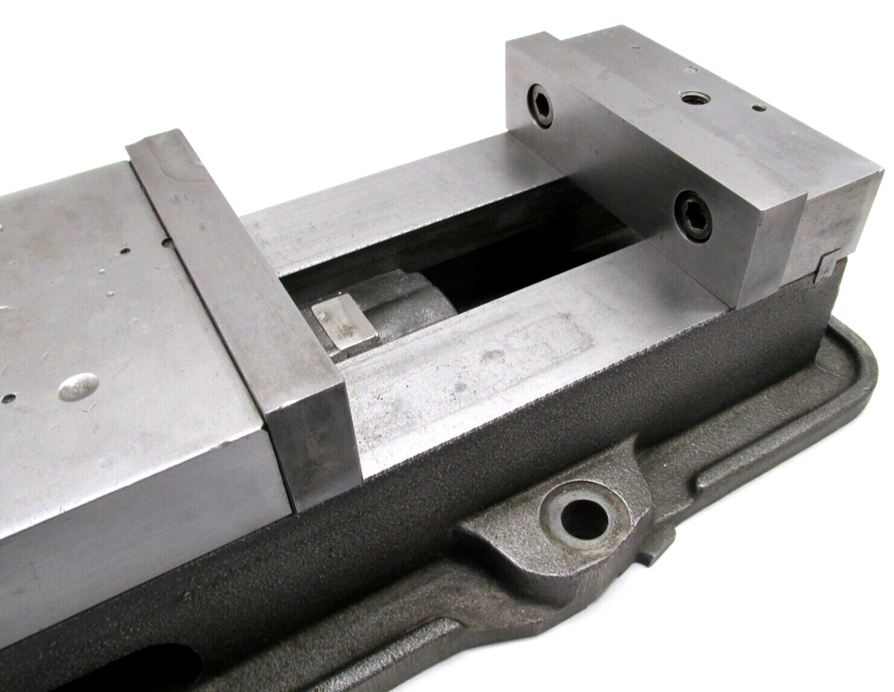 KURT ANGLOCK 6" MILLING MACHINE VISE w/ JAWS & HANDLE - #D60