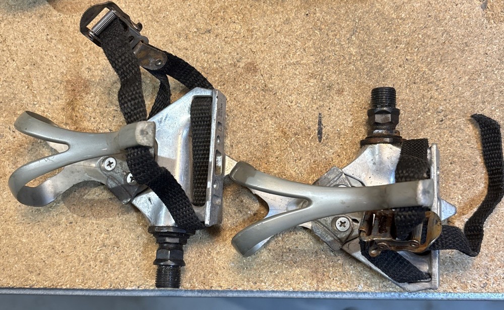 Vintage MKA? Aero Pedals With Clips and Straps