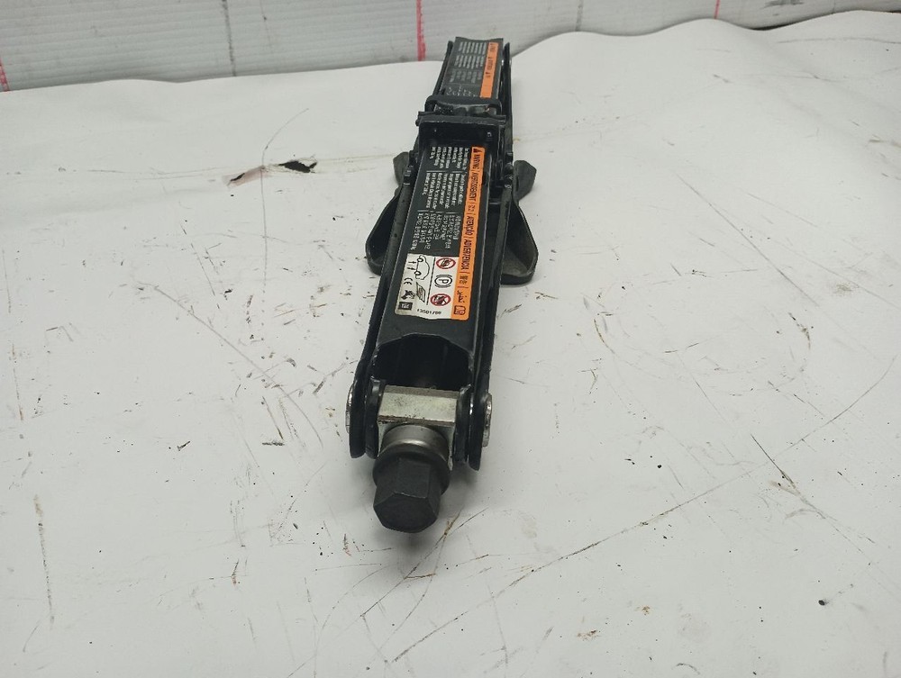 2012 CRUZE Jack less Tools 12718904