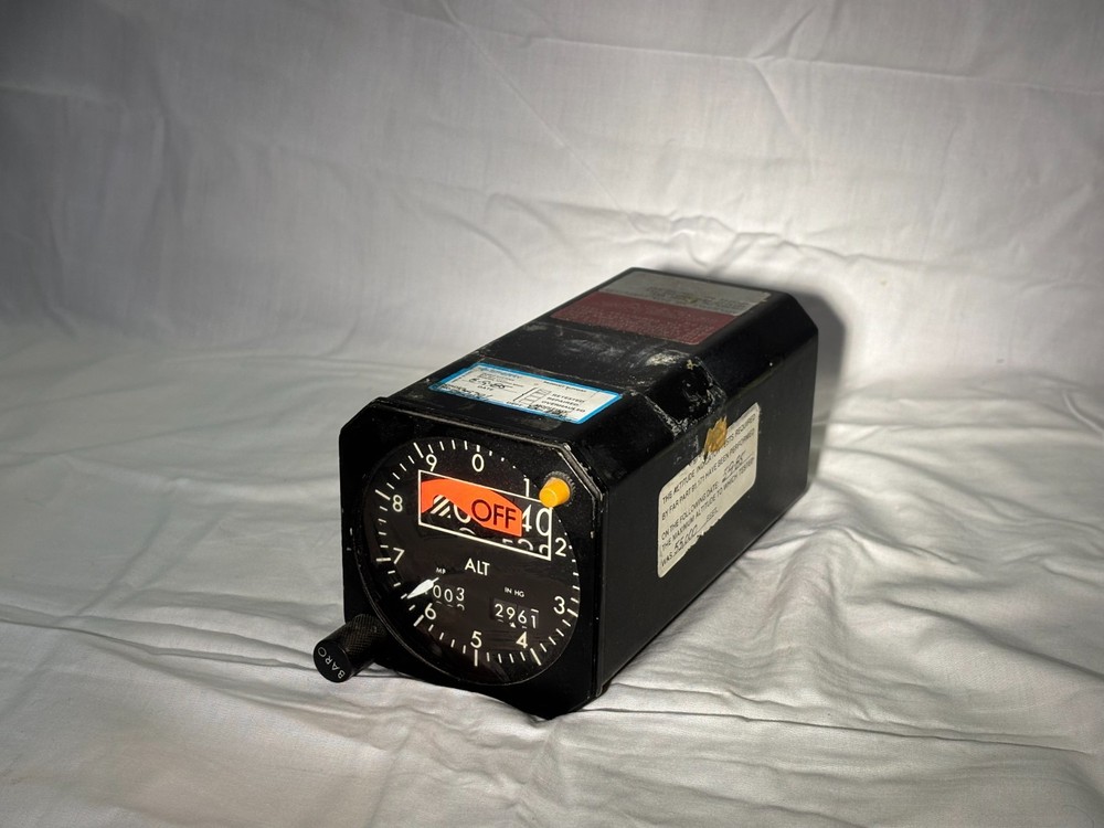 Sperry Altimeter P/N 4016341-903