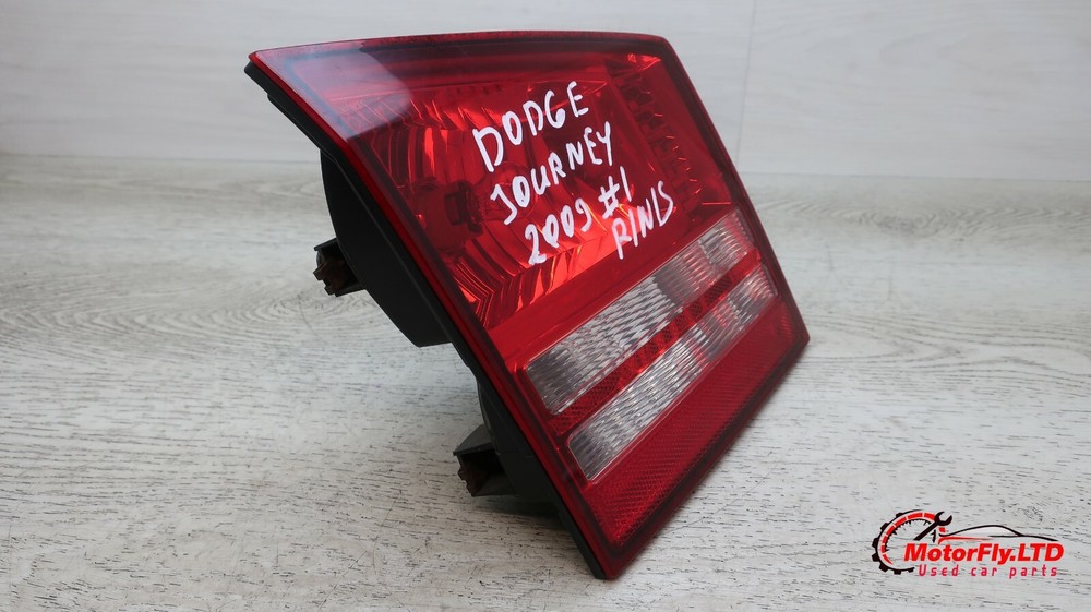 2009 DODGE JOURNEY PASSENGER LEFT SIDE TAILGATE INNER REAR LIGHT 04806369AB
