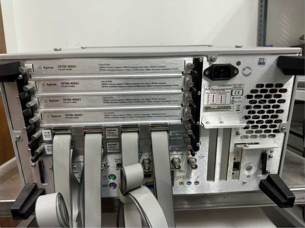 Agilent 16902A Logic Analysis System, 16950A x 2, E5380A x 8