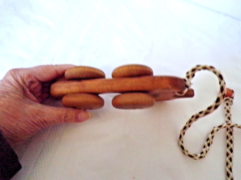 Solid Wood Pull Duck Toy or Roll Handcrafted - Wheels Move 8x4.5x2 inch - EUC