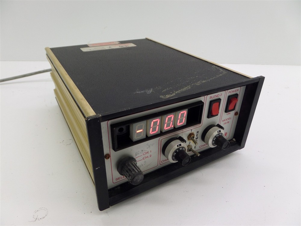 Brooks Instruments 5867 Dual Channel Flow Controller - Missing Face Plate