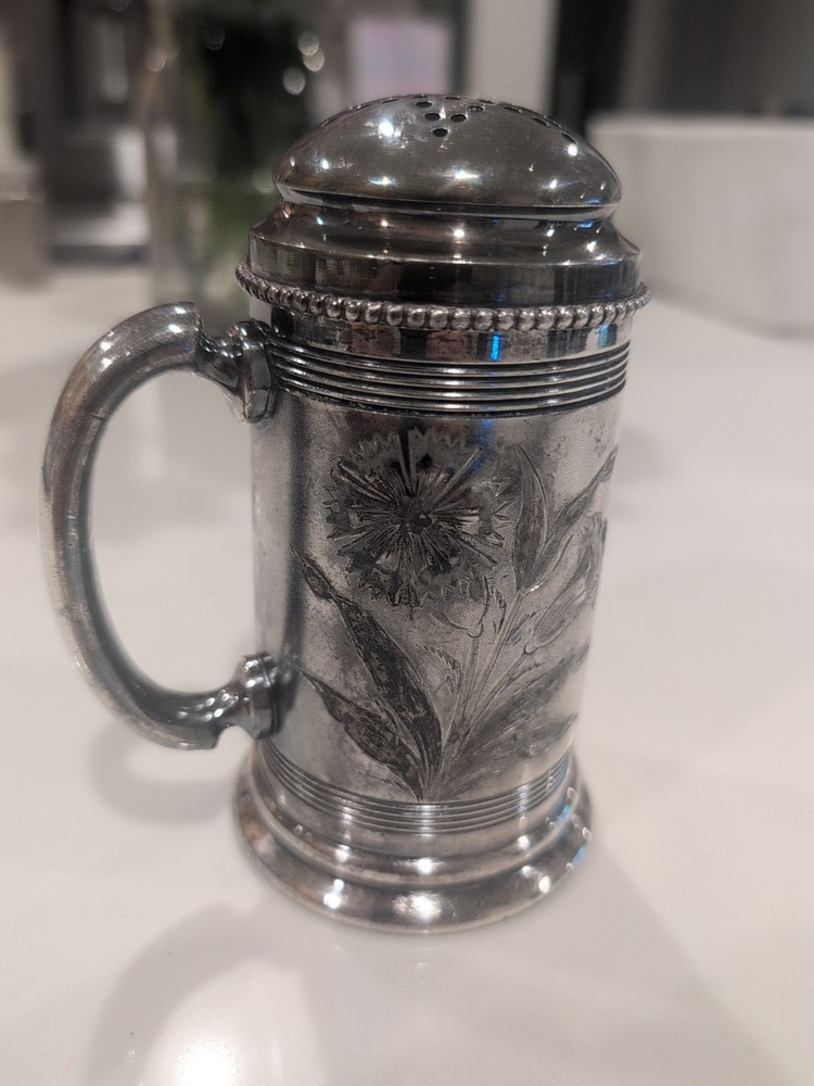 WILCOX SILVERPLATE CO. # 1677 SUGAR SHAKER