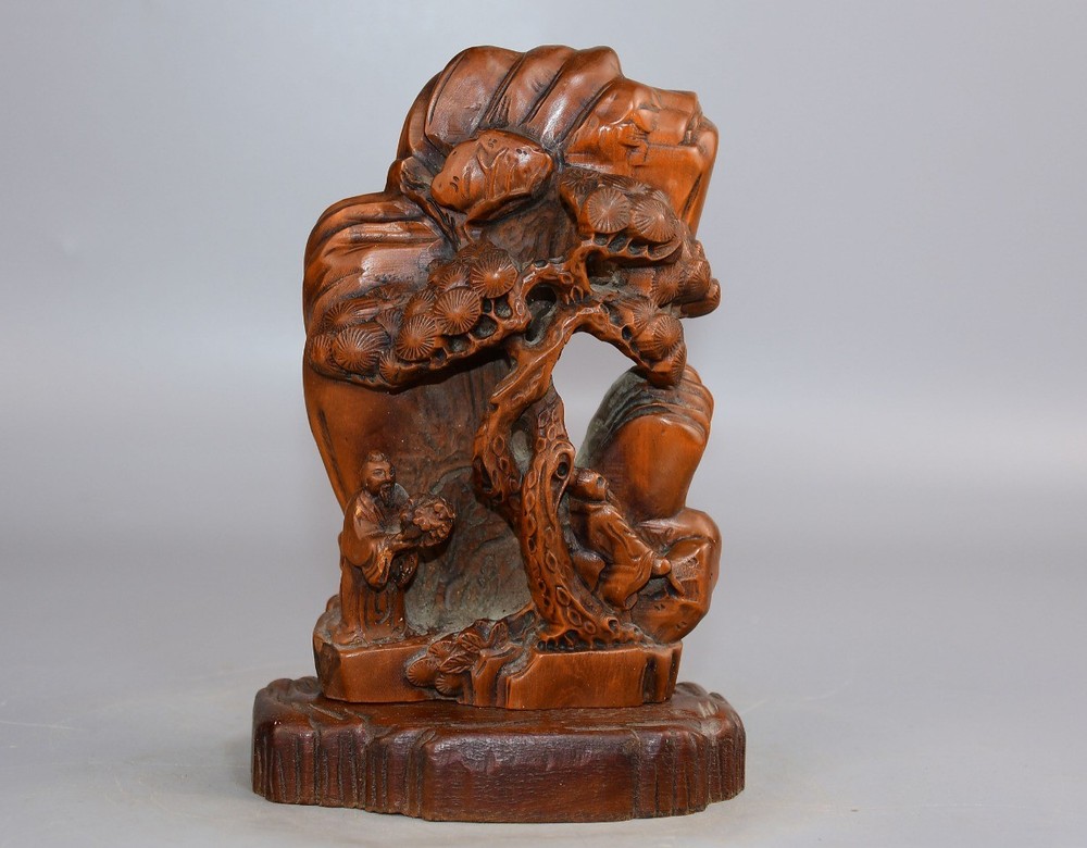 Exquisite Boxwood Tea Saint Ornament