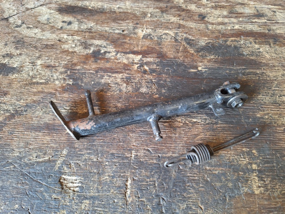 Suzuki GS 500 E - Side Stand & Spring