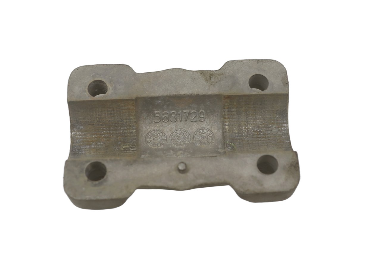 Polaris Outlaw 500 IRS 07 Handlebar Block Upper 5631729 53673