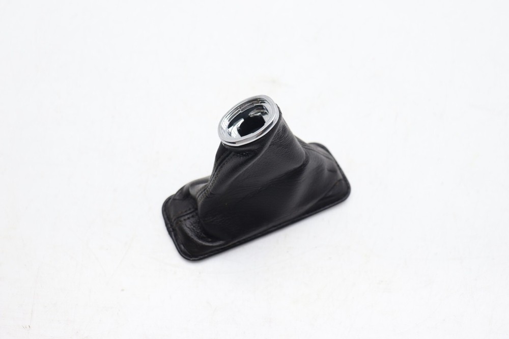 06-10 INFINITI M35 A/T SHIFT BOOT BLACK E3046